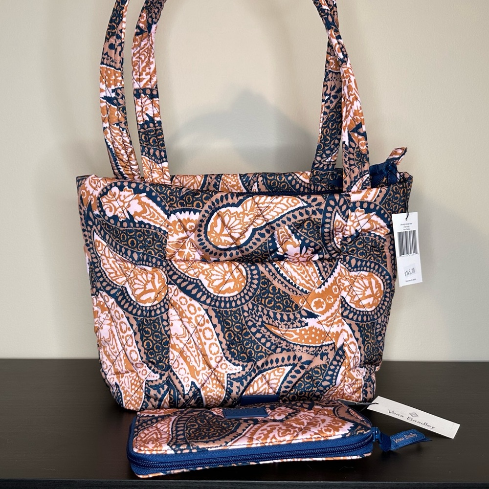 New- Vera Bradley Fern Paisley – Ultralight Vera Tote + wristlet